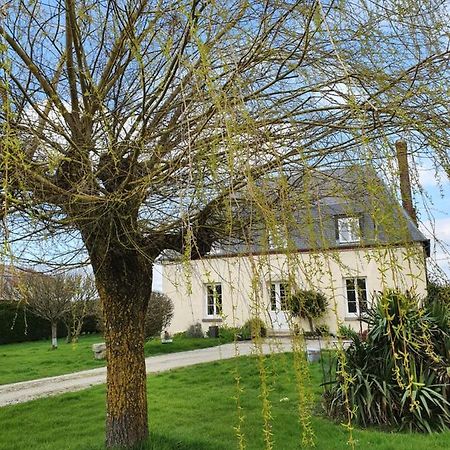 Au Petit Paradis Sainte-Gauburge-Sainte-Colombe Exteriör bild