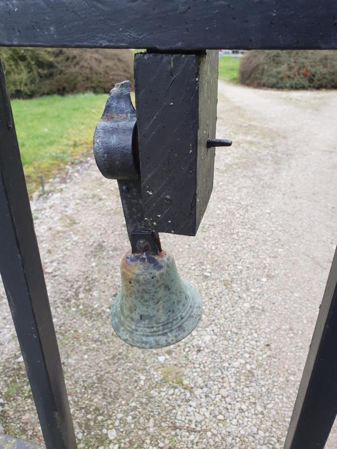 Au Petit Paradis Sainte-Gauburge-Sainte-Colombe Exteriör bild