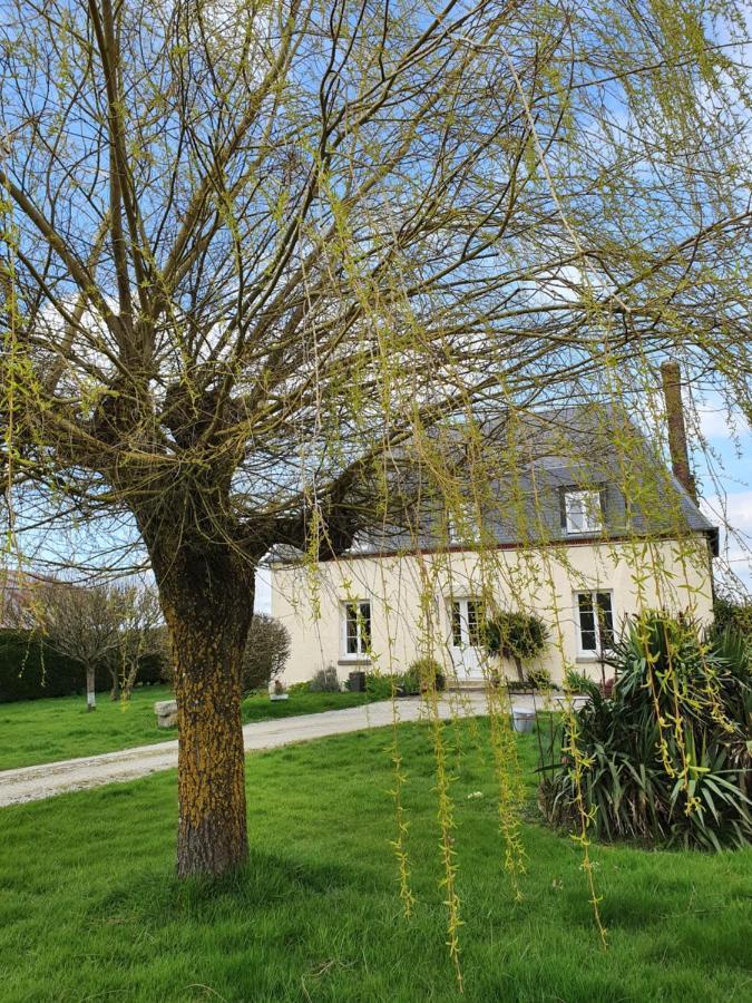 Au Petit Paradis Sainte-Gauburge-Sainte-Colombe Exteriör bild
