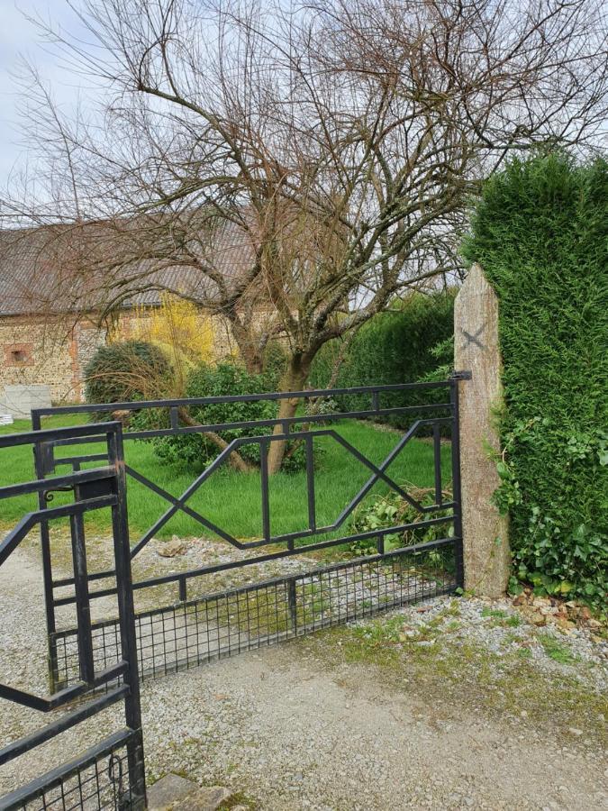 Au Petit Paradis Sainte-Gauburge-Sainte-Colombe Exteriör bild